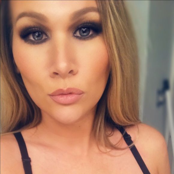 Meet posher, Jessica - Picture 2 of 2